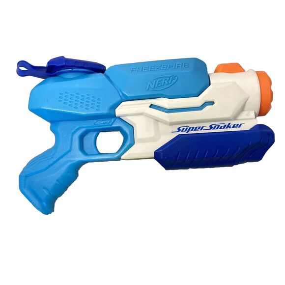 Nerf Super Soaker Freeze Fire Toy Gun Just add Ice - Picture 1 of 3